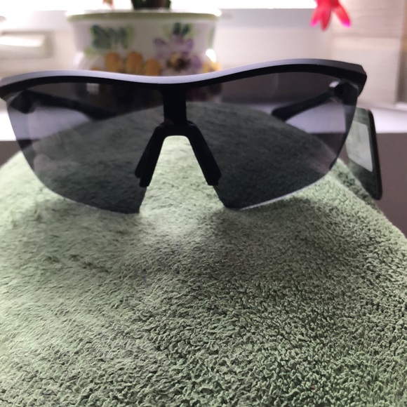 - Sunglasses 🕶️ (Ironman) - Picture 2 of 8